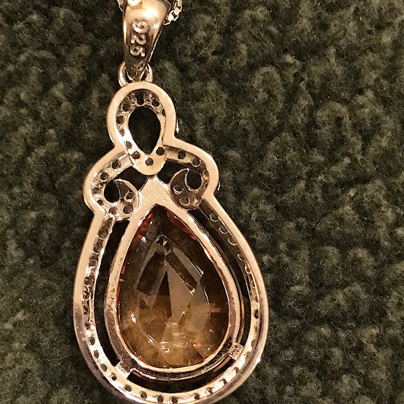 NEW beautiful crystal necklace ⭐️⭐️⭐️⭐️ - Picture 5 of 5